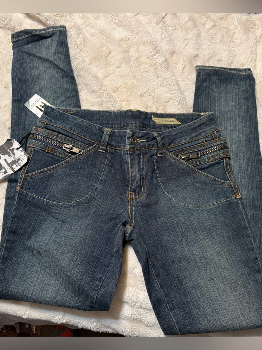 Chor Women's Skinny Jeans in Blue with Zip Pocket Accents